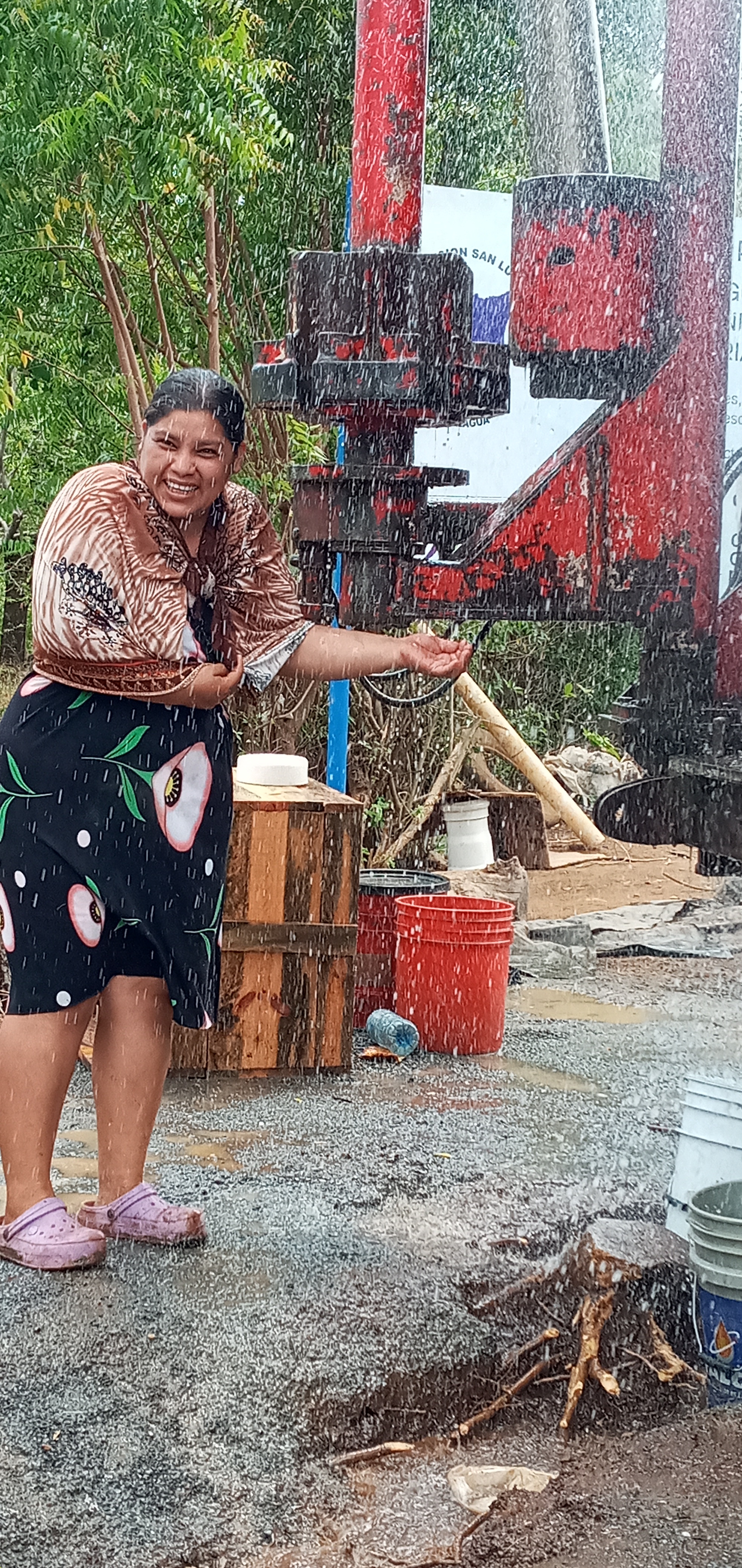 Angelica María Baltodano Mendoza is grateful for the safe drinking water from the new well near her home. The families in El Tamarindo (population 443) now have a well in their community and access to piped water in their homes.